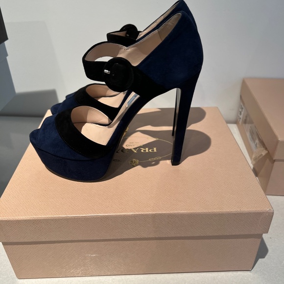 Prada Calzature Donna Suede Pumps Black/Navy NEW Size 37 - Picture 3 of 6